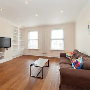 Spacious 2 Bedroom Maisonette In Stratford , London United Kingdom